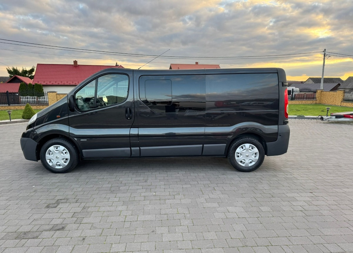 Opel Vivaro Doka Long 2.5 150 ps. L2 H1 - Dostavno vozilo sa duplom kabinom: slika 2 Opel Vivaro Doka Long 2.5 150 ps. L2 H1 - Dostavno vozilo sa duplom kabinom: slika 2