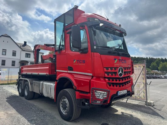 Mercedes-Benz AROCS 3552 963-2F Epsilon M100L86 Kran ? Leistungsstarker Holzladekran mit hoher Reichweite - Kamion sa dizalicom: slika 2 Mercedes-Benz AROCS 3552 963-2F Epsilon M100L86 Kran ? Leistungsstarker Holzladekran mit hoher Reichweite - Kamion sa dizalicom: slika 2