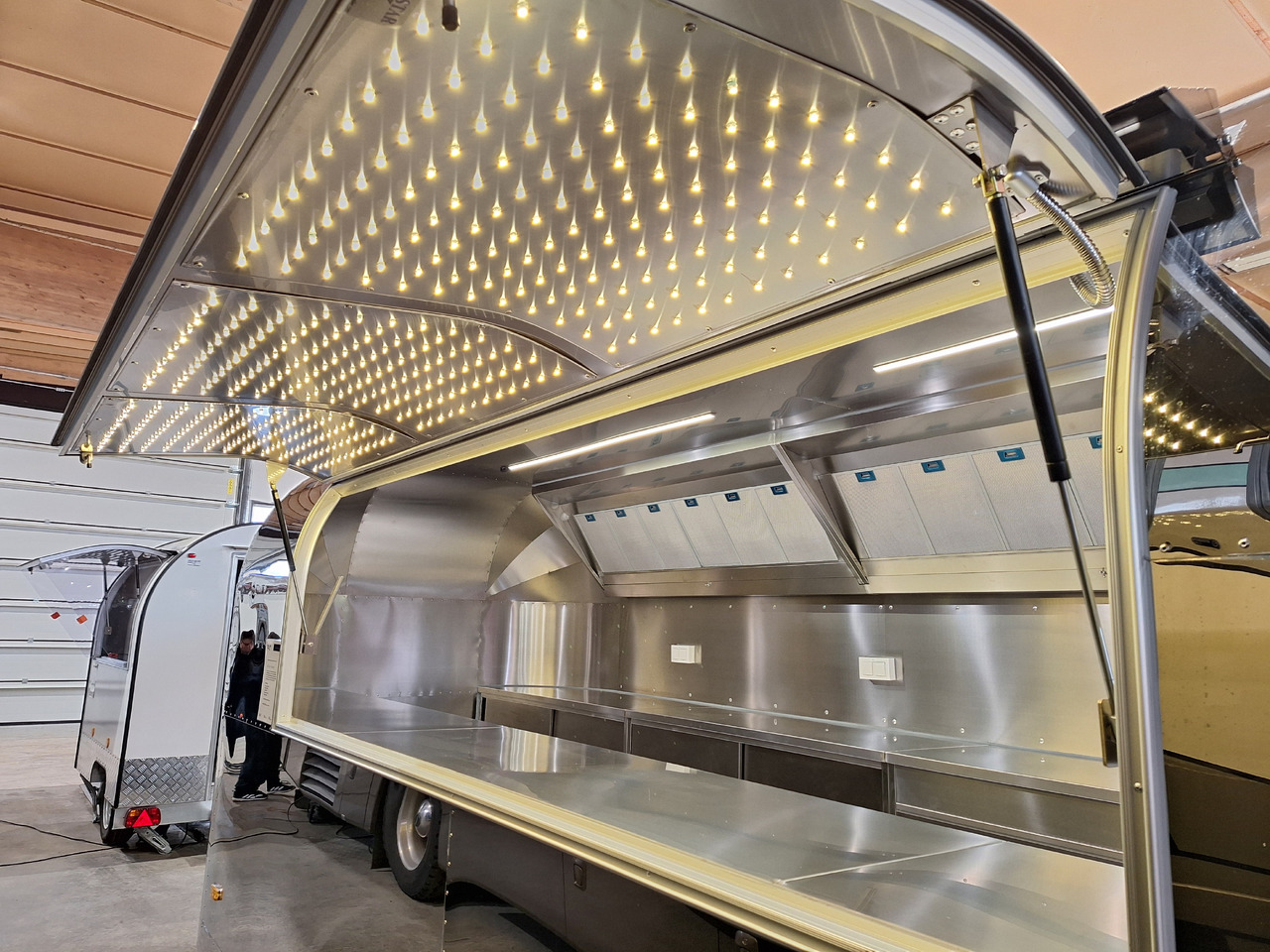 Deli Star Trailer American 6000 - EU Standards - Prikolica za hrane: slika 2 Deli Star Trailer American 6000 - EU Standards - Prikolica za hrane: slika 2