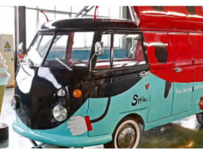 Deli Star Trailer Retro Minivan Fliptop 4300 Electric - EU standards - Prikolica za hrane: slika 1 Deli Star Trailer Retro Minivan Fliptop 4300 Electric - EU standards - Prikolica za hrane: slika 1