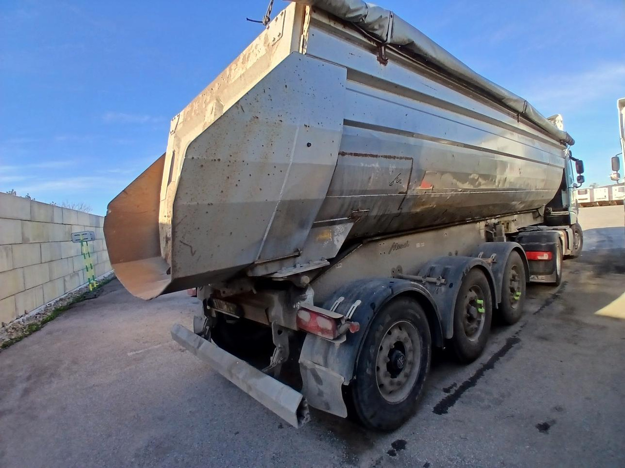 MENCI - Poluprikolica istovarivača: slika 3 MENCI - Poluprikolica istovarivača: slika 3