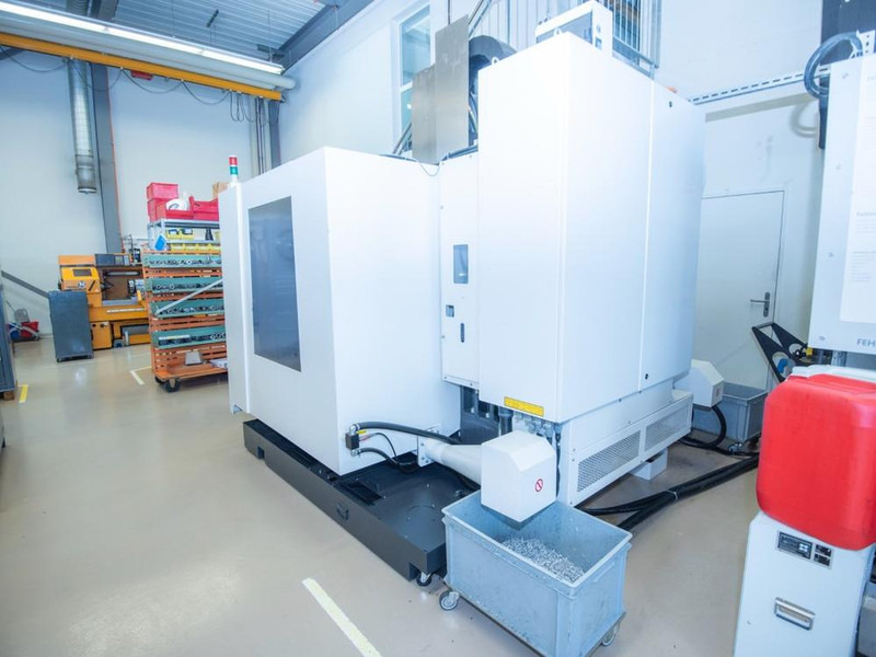 GF AgieCharmilles Mikron VCE 1200 Pro - Mašina za obradu metala: slika 4 GF AgieCharmilles Mikron VCE 1200 Pro - Mašina za obradu metala: slika 4