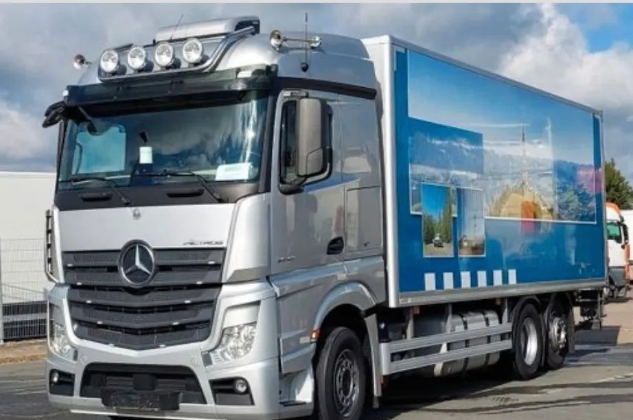 Mercedes-Benz ACTROS 2542 - Kamion sa zatvorenim sandukom: slika 1 Mercedes-Benz ACTROS 2542 - Kamion sa zatvorenim sandukom: slika 1