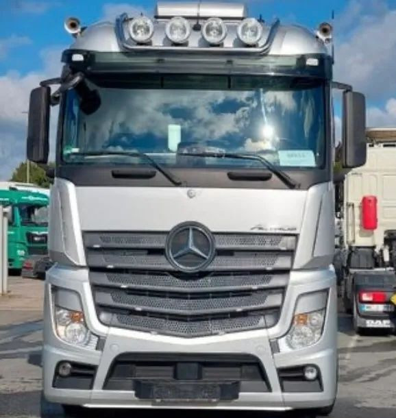 Mercedes-Benz ACTROS 2542 - Kamion sa zatvorenim sandukom: slika 5 Mercedes-Benz ACTROS 2542 - Kamion sa zatvorenim sandukom: slika 5
