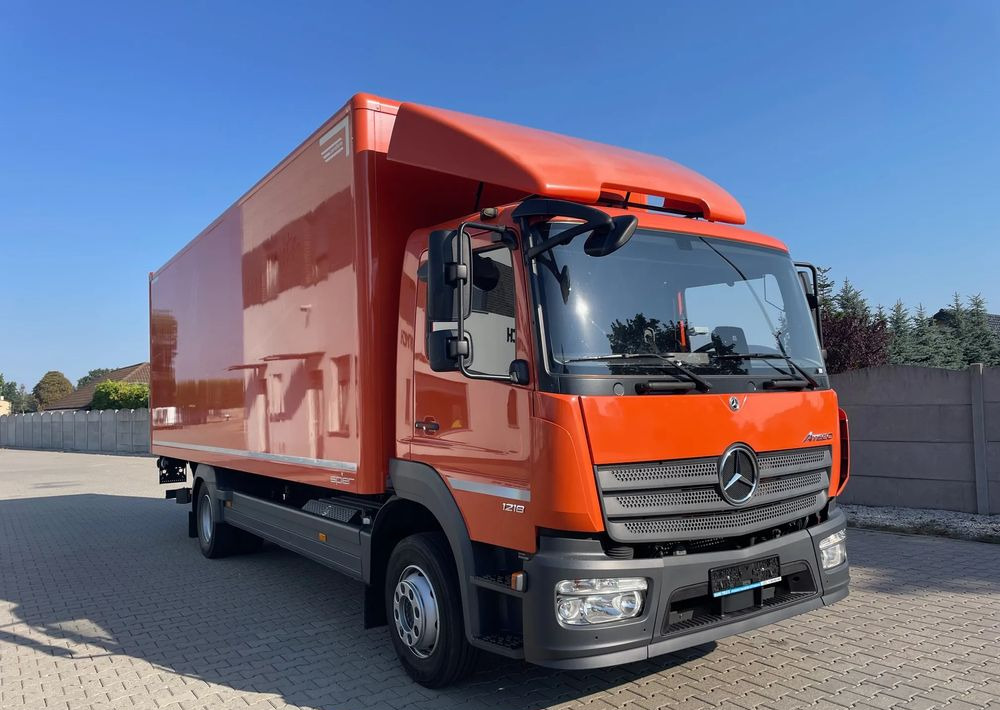 Mercedes-Benz ATEGO 1218 - Kamion sa zatvorenim sandukom: slika 2 Mercedes-Benz ATEGO 1218 - Kamion sa zatvorenim sandukom: slika 2
