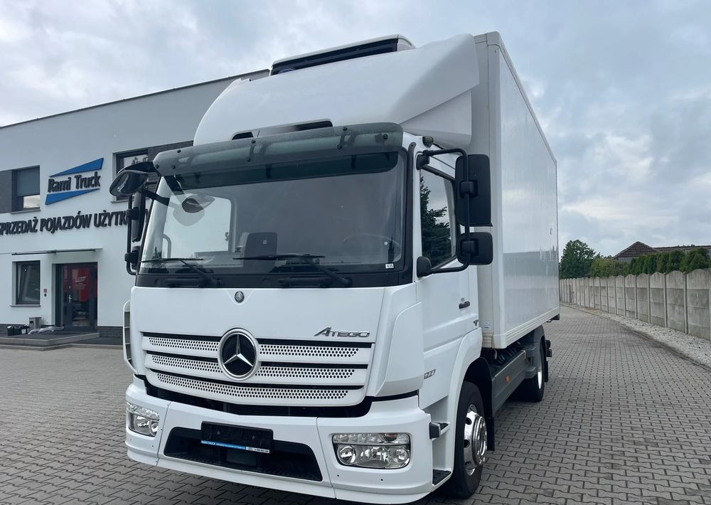 Mercedes-Benz ATEGO 1227 CHŁODNIA HAKOWA / HAKÓWKA - Hladnjača: slika 1 Mercedes-Benz ATEGO 1227 CHŁODNIA HAKOWA / HAKÓWKA - Hladnjača: slika 1