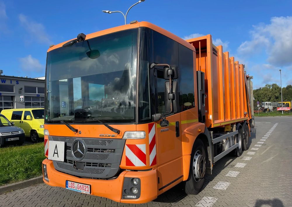 Mercedes-Benz MB ECONIC 1835 ŚMIECIARKA ZOLLER MEDIUM X2 - Kamion za smeće: slika 1 Mercedes-Benz MB ECONIC 1835 ŚMIECIARKA ZOLLER MEDIUM X2 - Kamion za smeće: slika 1