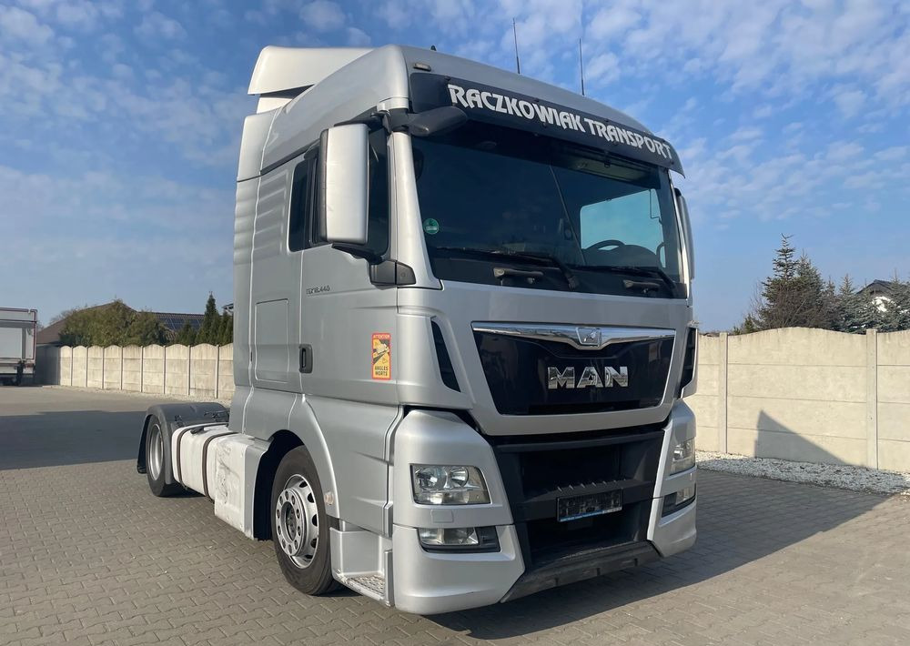 MAN TGX 18.440 LowDeck, Mega - Tegljač: slika 1 MAN TGX 18.440 LowDeck, Mega - Tegljač: slika 1