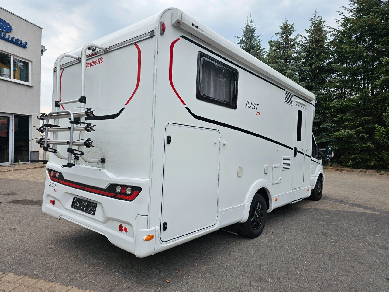 Dethleffs JUST GO T7055 EB Winter 4xBett Elektr.Hubbet - Poluintegrisani kamper: slika 4 Dethleffs JUST GO T7055 EB Winter 4xBett Elektr.Hubbet - Poluintegrisani kamper: slika 4