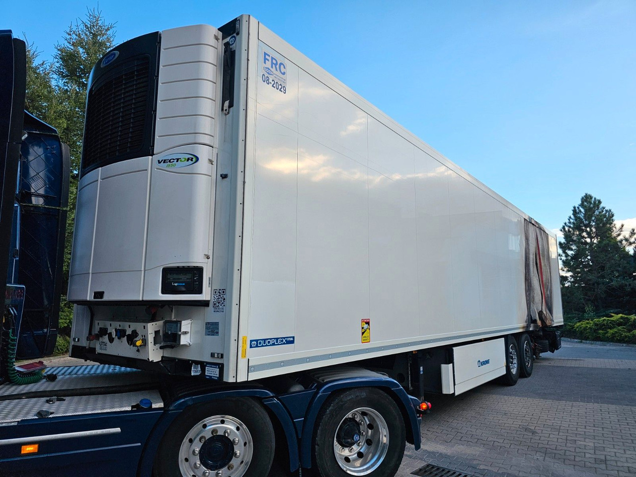 Krone SDR 27 39.0T CARRIER VECTOR 1550 Nur 1800mth - Poluprikolica hladnjače: slika 2 Krone SDR 27 39.0T CARRIER VECTOR 1550 Nur 1800mth - Poluprikolica hladnjače: slika 2
