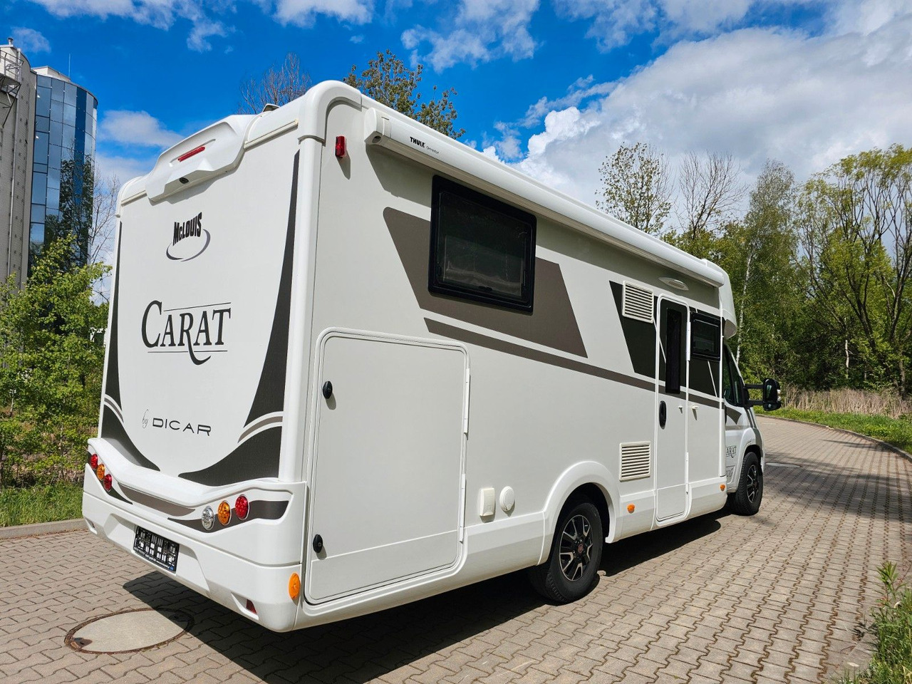 McLouis CARAT 470 4xBett Winter Volausstattung Leder - Poluintegrisani kamper: slika 4 McLouis CARAT 470 4xBett Winter Volausstattung Leder - Poluintegrisani kamper: slika 4