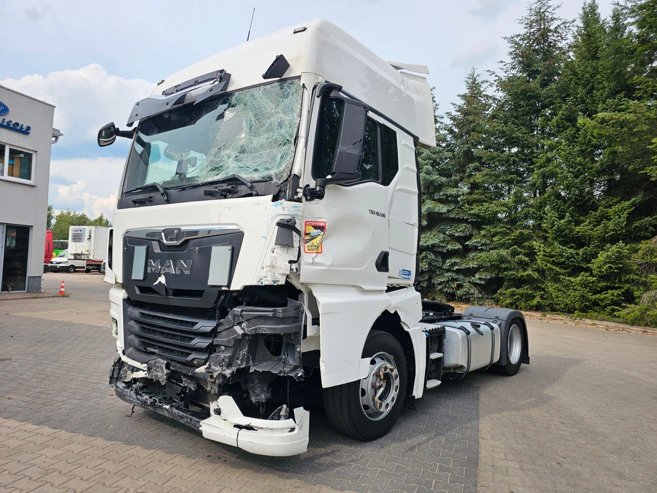 MAN TGX 18.510 XXL INTARDER - Motor , Rahmen 100% OK - Tegljač: slika 2 MAN TGX 18.510 XXL INTARDER - Motor , Rahmen 100% OK - Tegljač: slika 2