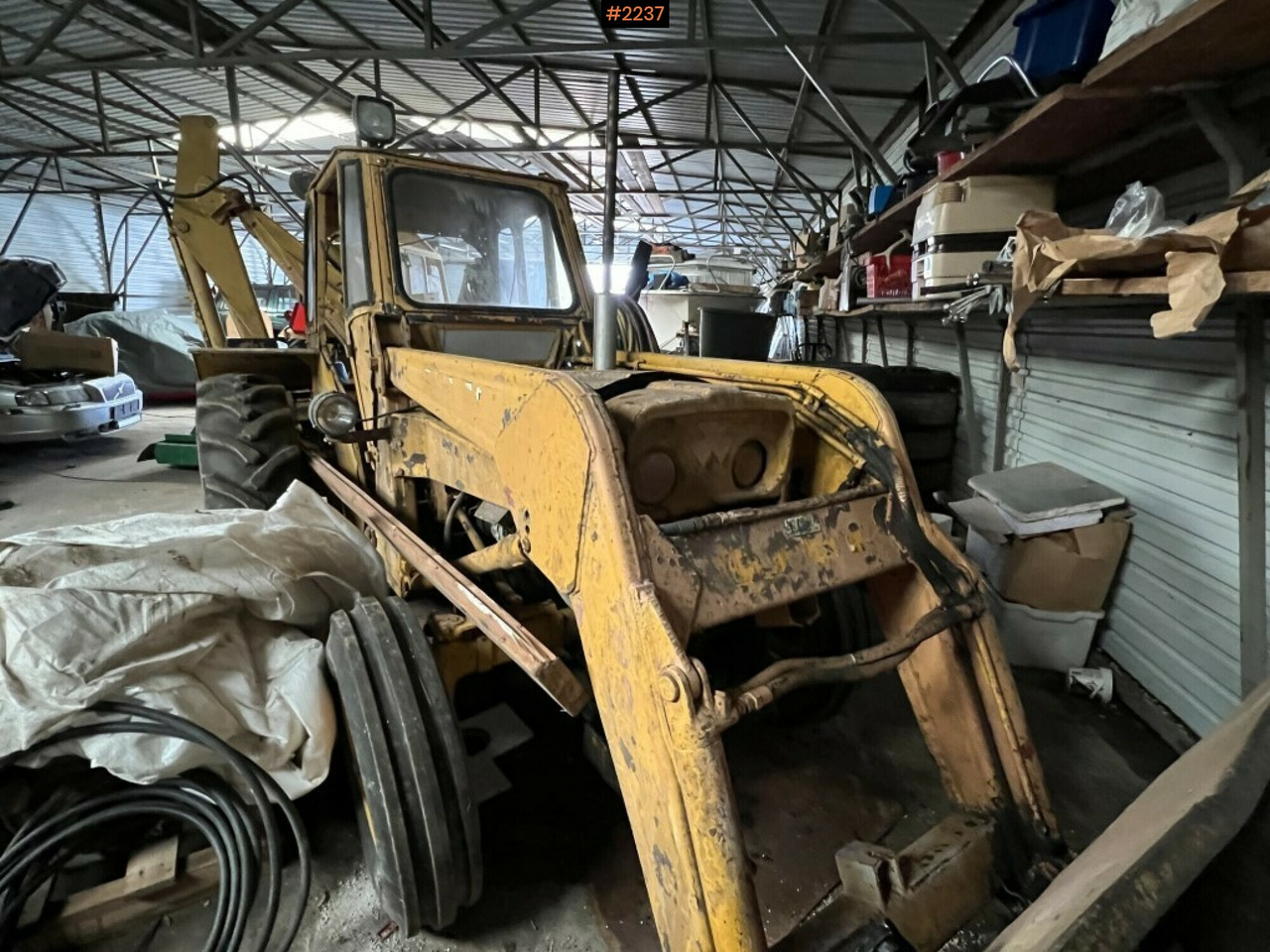 Backhoe loader- MASSEY-FERGUSON 203 - Bager utovarivač: slika 1 Backhoe loader- MASSEY-FERGUSON 203 - Bager utovarivač: slika 1
