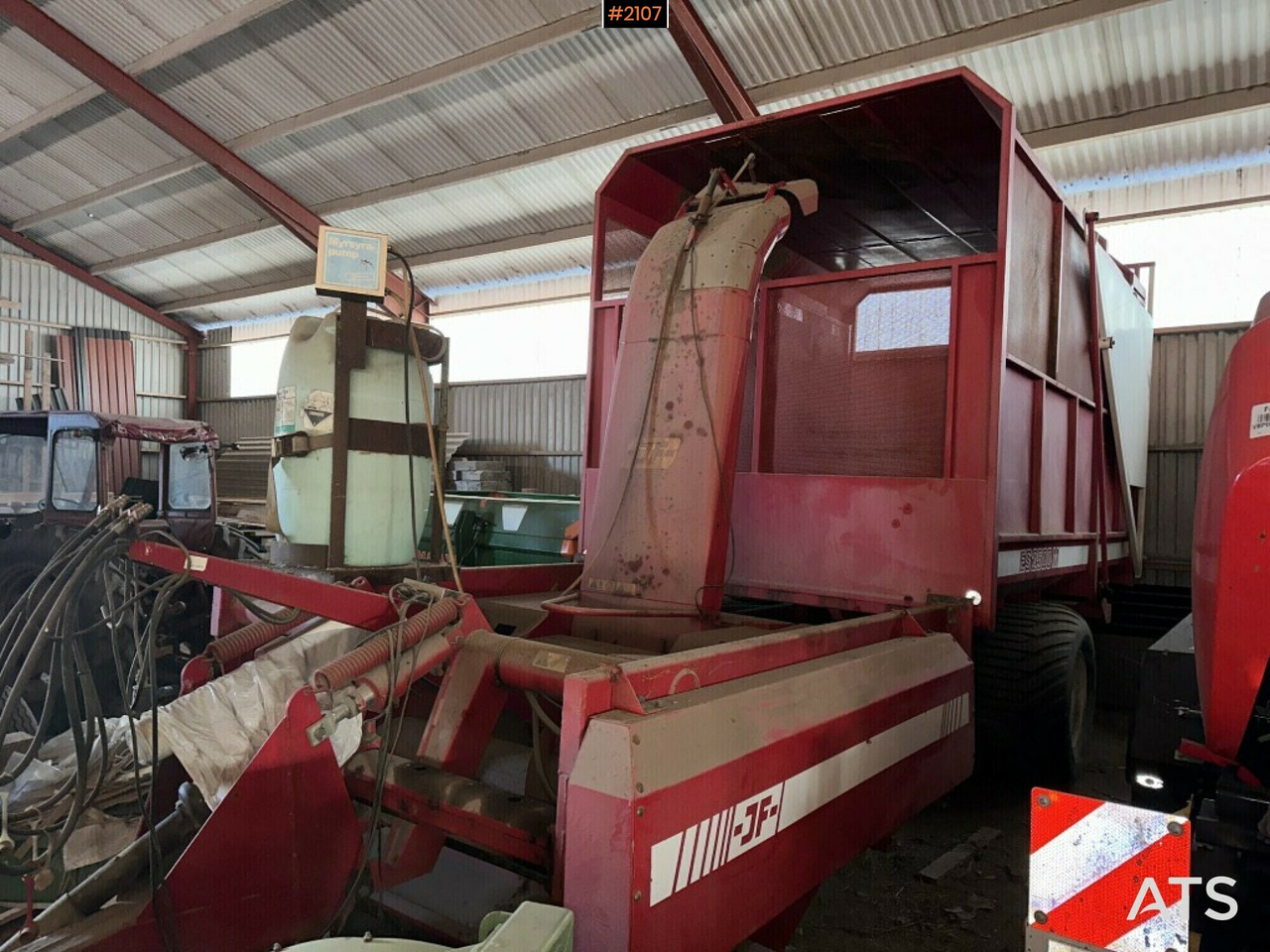 Forage Wagon JF ES2500 M - Oprema za prevrtanje i razlaganje: slika 3 Forage Wagon JF ES2500 M - Oprema za prevrtanje i razlaganje: slika 3