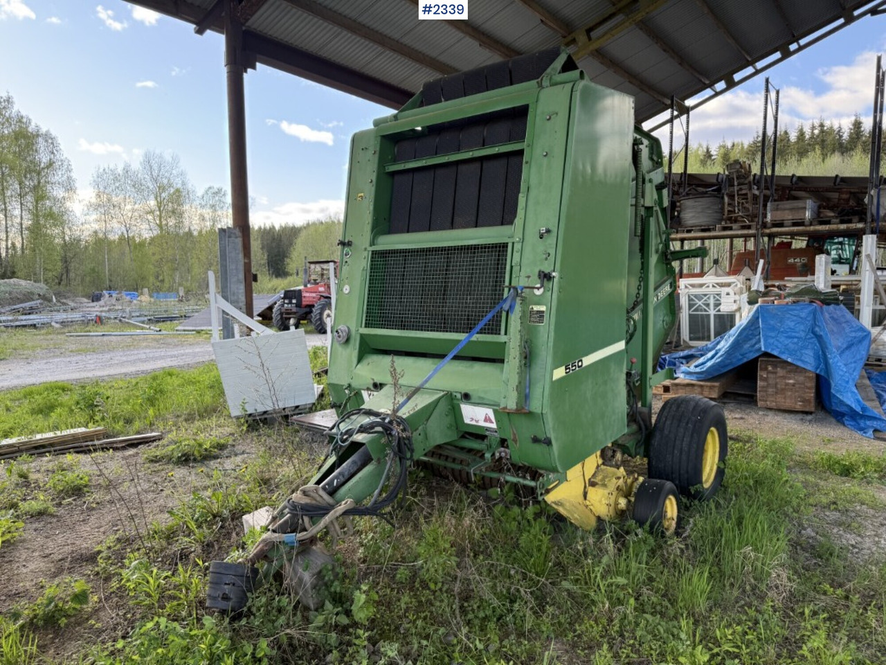 Round baler, John Deere 550 - Oprema za prevrtanje i razlaganje: slika 1 Round baler, John Deere 550 - Oprema za prevrtanje i razlaganje: slika 1