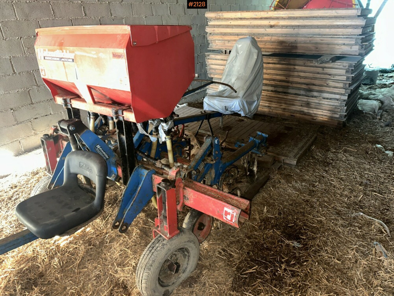 Row crop cleaner Hatzenbichler with fertilizer - Oprema za obradu zemljišta: slika 1 Row crop cleaner Hatzenbichler with fertilizer - Oprema za obradu zemljišta: slika 1