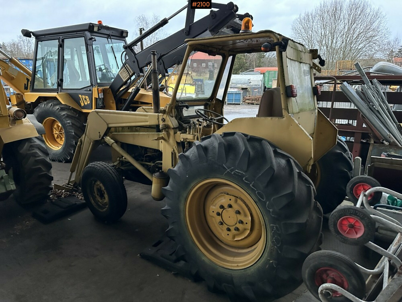 Tractor, 2 pcs Massey Ferguson 205 and 203 - Traktor: slika 4 Tractor, 2 pcs Massey Ferguson 205 and 203 - Traktor: slika 4
