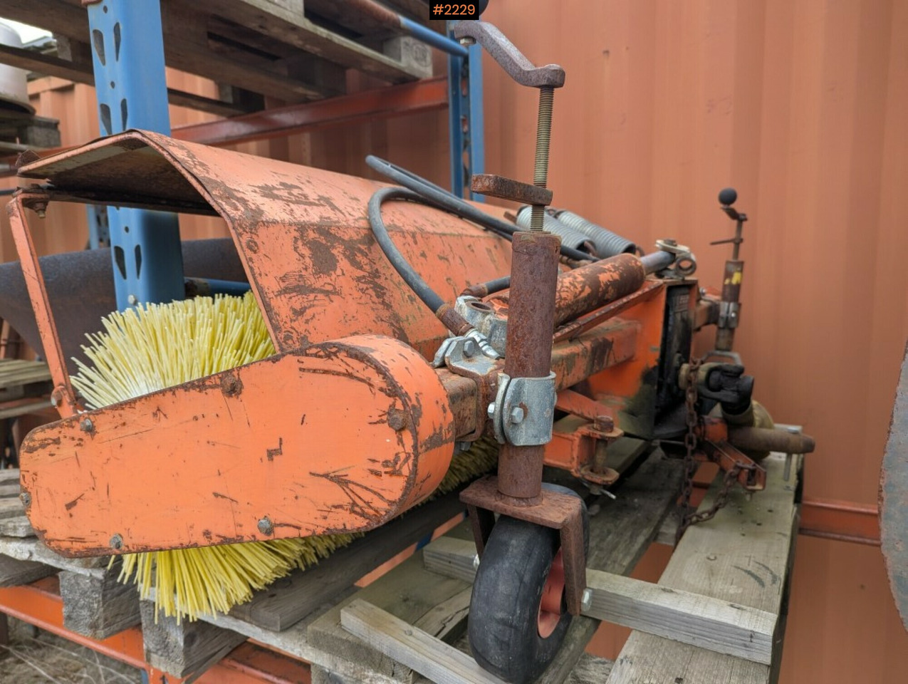 Tractor Holder P60 with multiple implements - Traktor: slika 4 Tractor Holder P60 with multiple implements - Traktor: slika 4
