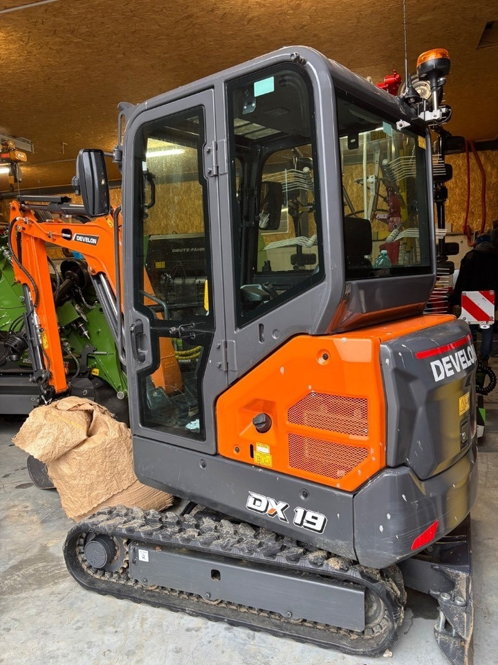 Develon DX 19 Z-7 - Mini bager: slika 2 Develon DX 19 Z-7 - Mini bager: slika 2