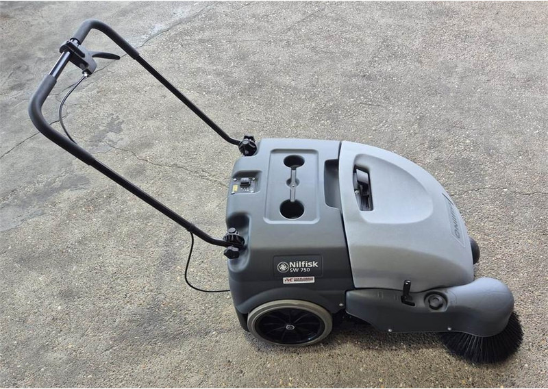 Nilfisk SW 750 - Autočistilica: slika 1 Nilfisk SW 750 - Autočistilica: slika 1