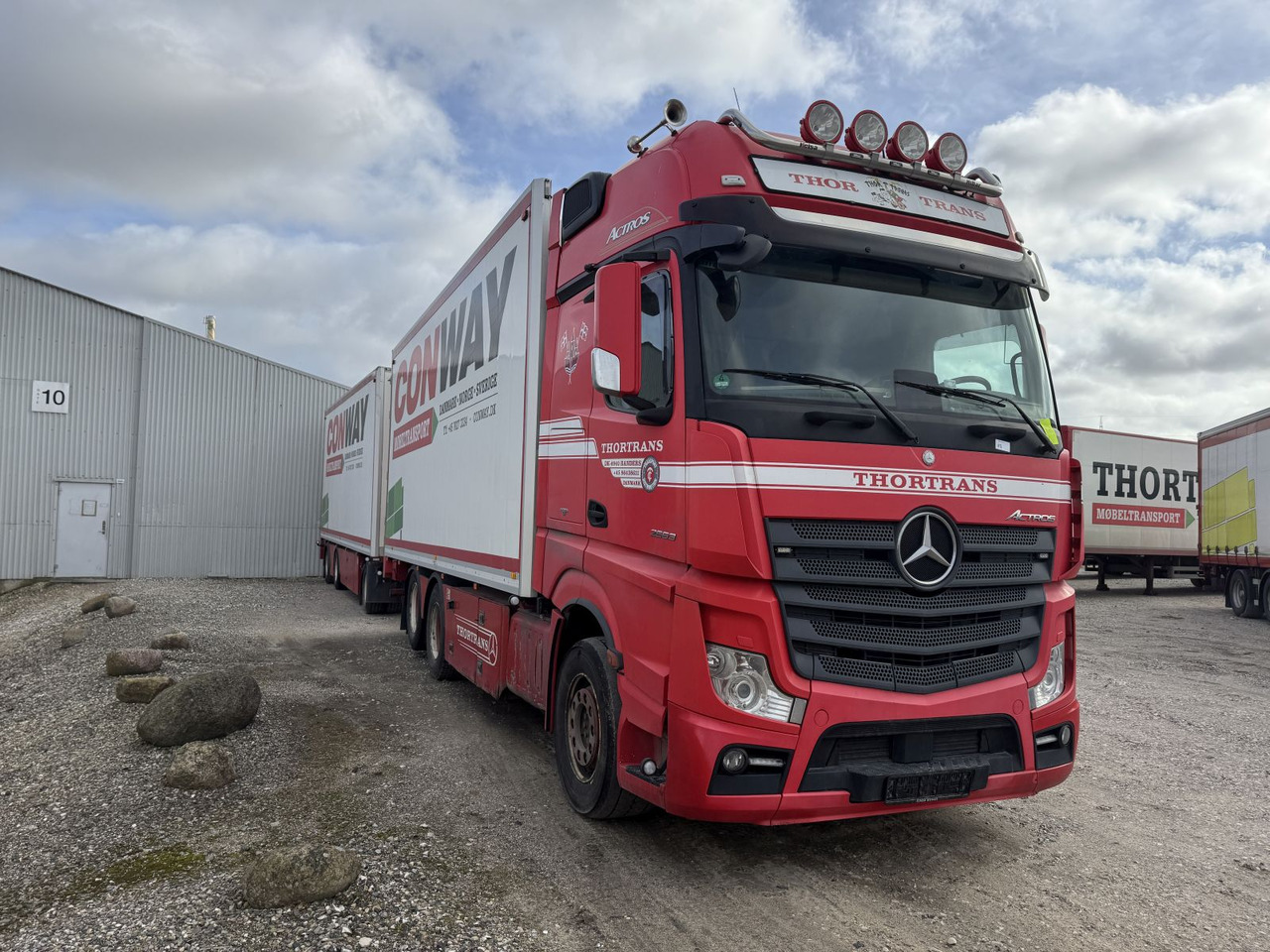 MERCEDES-BENZ Actros 2663 LDNA 6x2 - Kamion sa zatvorenim sandukom: slika 3 MERCEDES-BENZ Actros 2663 LDNA 6x2 - Kamion sa zatvorenim sandukom: slika 3