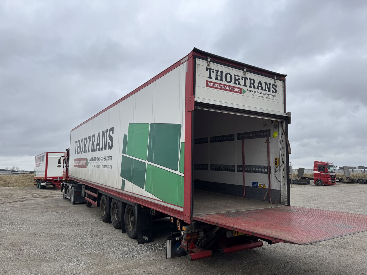 SCHMITZ Cargobull SCB*S3B - Poluprikolica sa zatvorenim sandukom: slika 3 SCHMITZ Cargobull SCB*S3B - Poluprikolica sa zatvorenim sandukom: slika 3