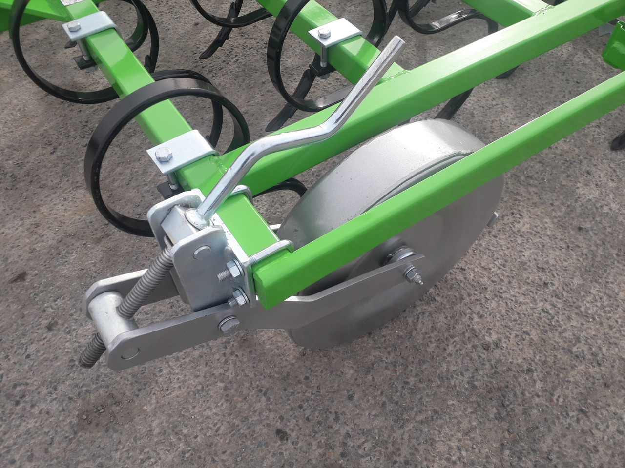 BOMET Vibroculteur Petite Largeur CARINA - Kultivator: slika 4 BOMET Vibroculteur Petite Largeur CARINA - Kultivator: slika 4