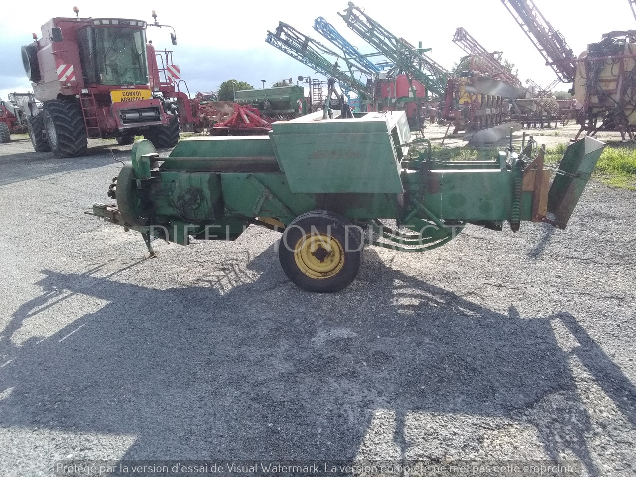 JOHN DEERE PRESSE MOYENNE DENSITE CB 300 - Balirka za kockaste bale: slika 3 JOHN DEERE PRESSE MOYENNE DENSITE CB 300 - Balirka za kockaste bale: slika 3