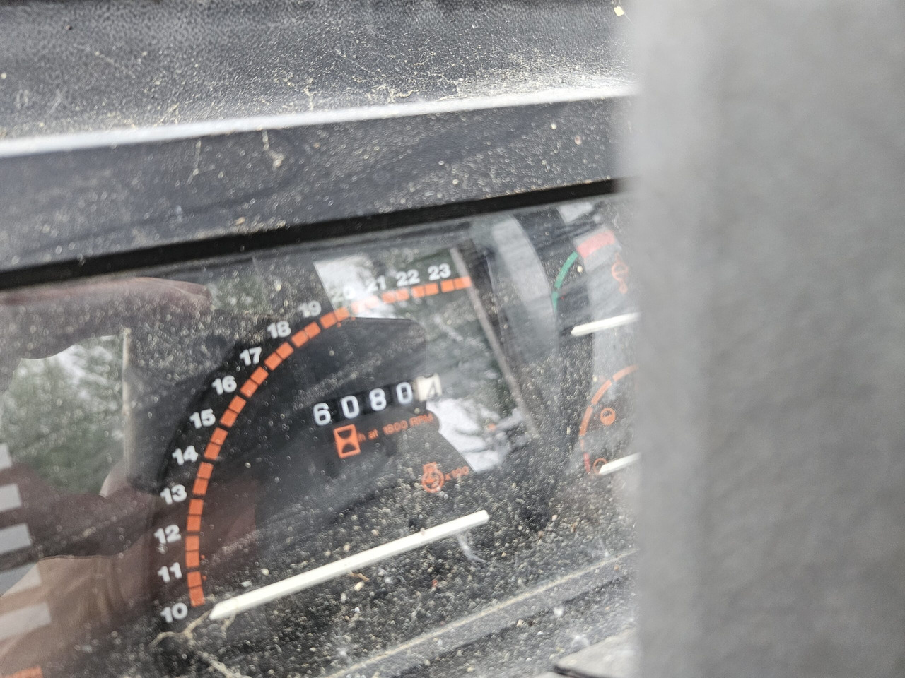 1988 MF 390 2wd - Traktor: slika 5 1988 MF 390 2wd - Traktor: slika 5