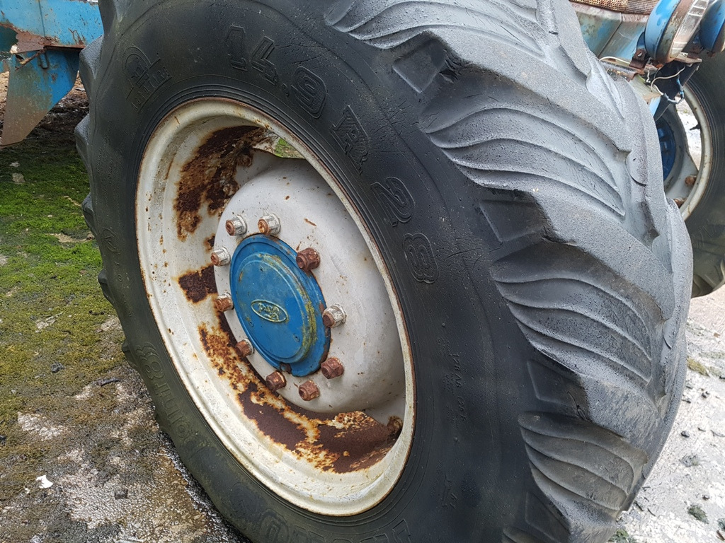 Ford 8210 - Traktor: slika 4 Ford 8210 - Traktor: slika 4