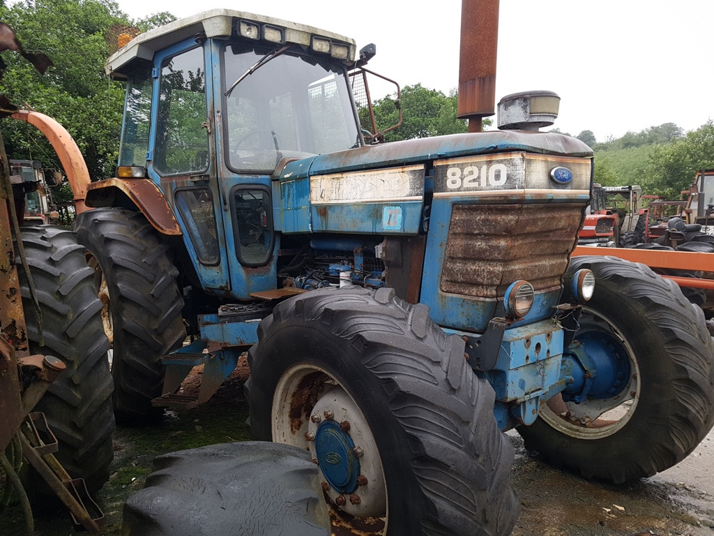 Ford 8210 - Traktor: slika 2 Ford 8210 - Traktor: slika 2