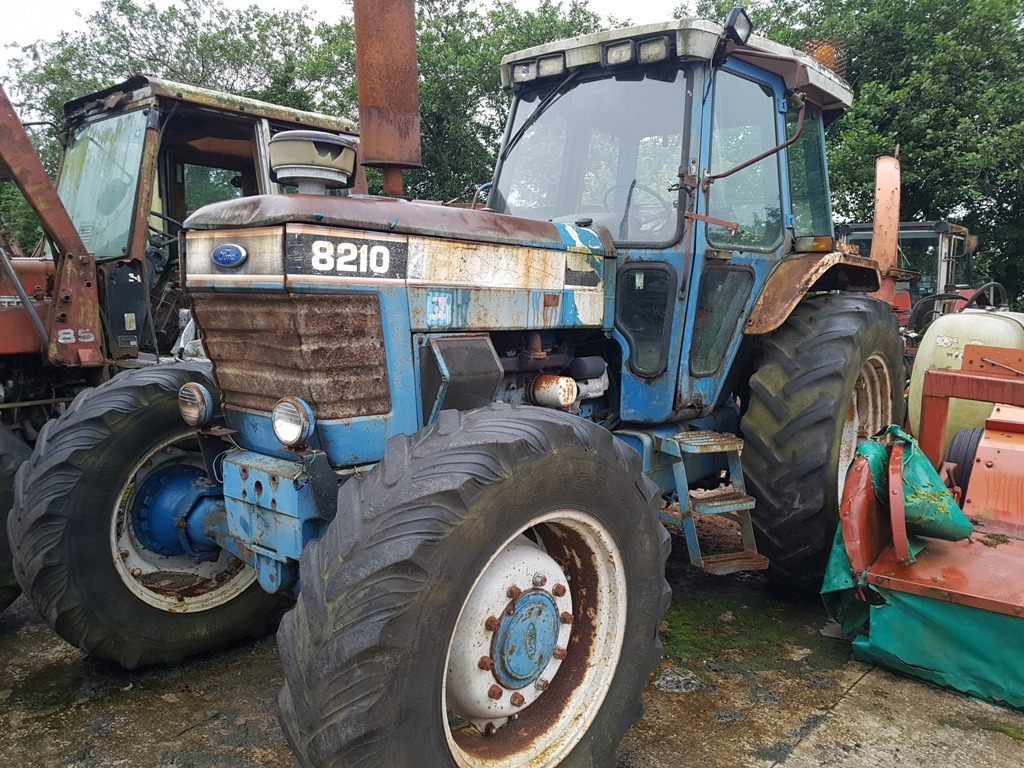 Ford 8210 - Traktor: slika 3 Ford 8210 - Traktor: slika 3