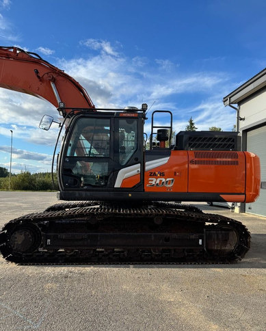 HitachiZX300LC-7 + Engcon - Bager guseničar: slika 1 HitachiZX300LC-7 + Engcon - Bager guseničar: slika 1