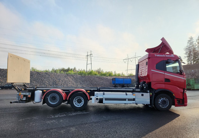 IvecoS-Way 6x2 LNG / LBG - Kamion sa golom šasijom i zatvorenom kabinom: slika 5 IvecoS-Way 6x2 LNG / LBG - Kamion sa golom šasijom i zatvorenom kabinom: slika 5