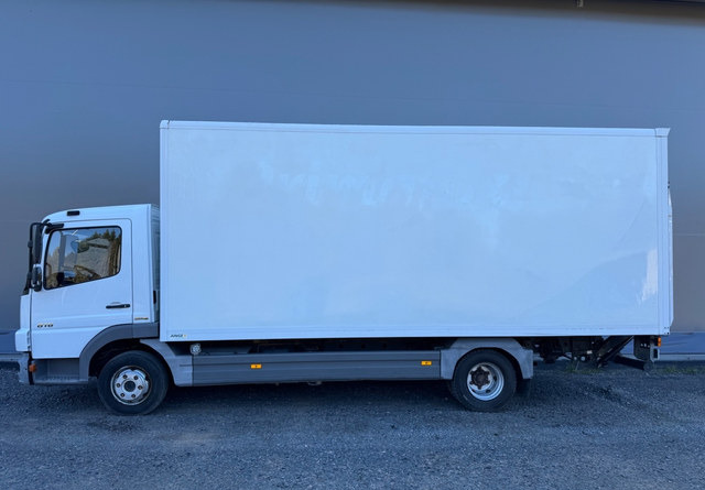 Mercedes-BenzAtego kaappi + perälauta - Kamion sa zatvorenim sandukom: slika 2 Mercedes-BenzAtego kaappi + perälauta - Kamion sa zatvorenim sandukom: slika 2