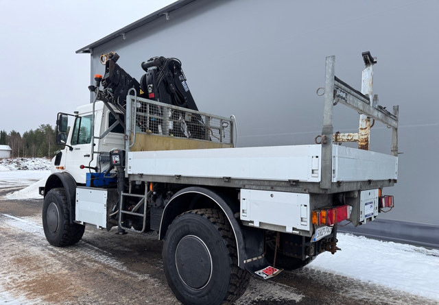 Mercedes-BenzUnimog U5000 + Nosturi Hiab 099 E-4 - Kamion sa tovarnim sandukom, Kamion sa dizalicom: slika 3 Mercedes-BenzUnimog U5000 + Nosturi Hiab 099 E-4 - Kamion sa tovarnim sandukom, Kamion sa dizalicom: slika 3