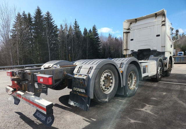 ScaniaR520 2+2 Alusta - Kamion sa golom šasijom i zatvorenom kabinom: slika 3 ScaniaR520 2+2 Alusta - Kamion sa golom šasijom i zatvorenom kabinom: slika 3