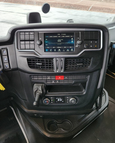 Tegljač Iveco S-Way 570 6x2: slika 17