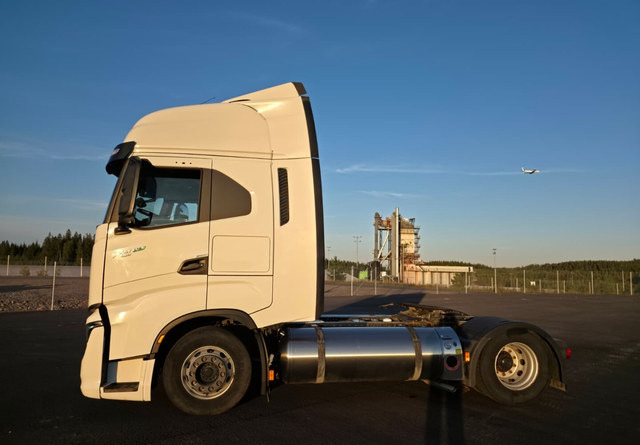 IvecoS-Way 460 4x2 LNG / LBG - Tegljač: slika 2 IvecoS-Way 460 4x2 LNG / LBG - Tegljač: slika 2