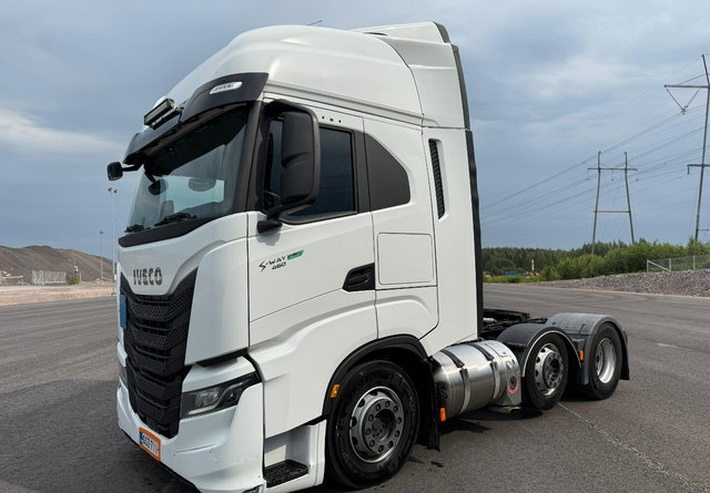 IvecoS-Way 460 LNG 6x2 - Tegljač: slika 1 IvecoS-Way 460 LNG 6x2 - Tegljač: slika 1