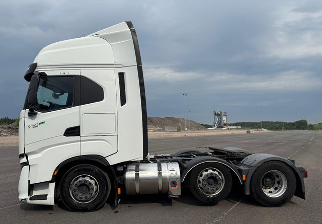 IvecoS-Way 460 LNG 6x2 - Tegljač: slika 2 IvecoS-Way 460 LNG 6x2 - Tegljač: slika 2