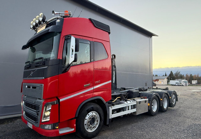 VolvoFH16 750 8X4 - Kamion sa hidrauličnom kukom: slika 1 VolvoFH16 750 8X4 - Kamion sa hidrauličnom kukom: slika 1