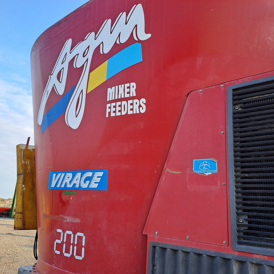 CARRO MISCELATORE SEMOVENTE AGM MIRAGE 200 - Prikolica za mešanje stočne hrane: slika 4 CARRO MISCELATORE SEMOVENTE AGM MIRAGE 200 - Prikolica za mešanje stočne hrane: slika 4