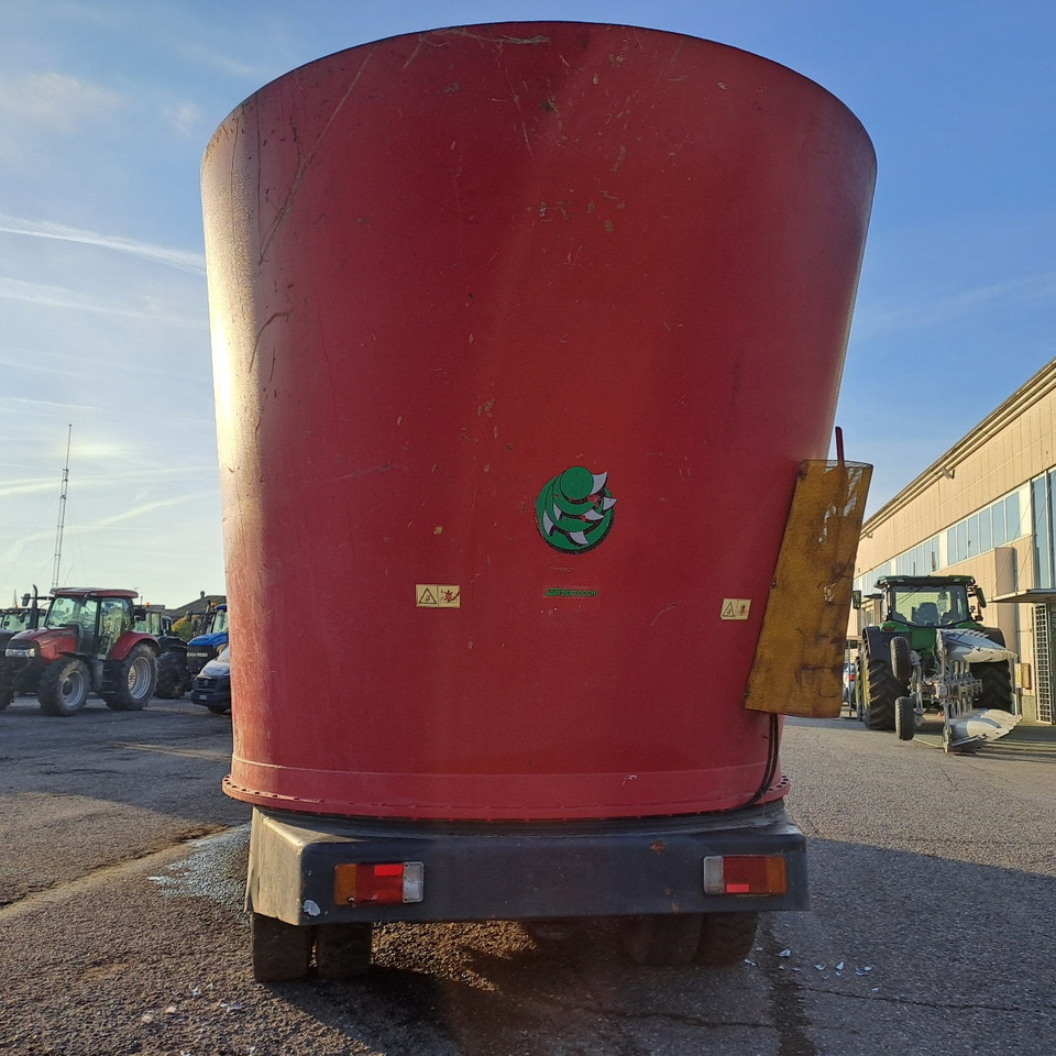 CARRO MISCELATORE SEMOVENTE AGM MIRAGE 200 - Prikolica za mešanje stočne hrane: slika 5 CARRO MISCELATORE SEMOVENTE AGM MIRAGE 200 - Prikolica za mešanje stočne hrane: slika 5