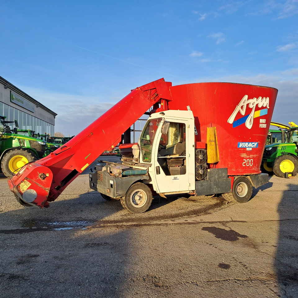 CARRO MISCELATORE SEMOVENTE AGM MIRAGE 200 - Prikolica za mešanje stočne hrane: slika 1 CARRO MISCELATORE SEMOVENTE AGM MIRAGE 200 - Prikolica za mešanje stočne hrane: slika 1