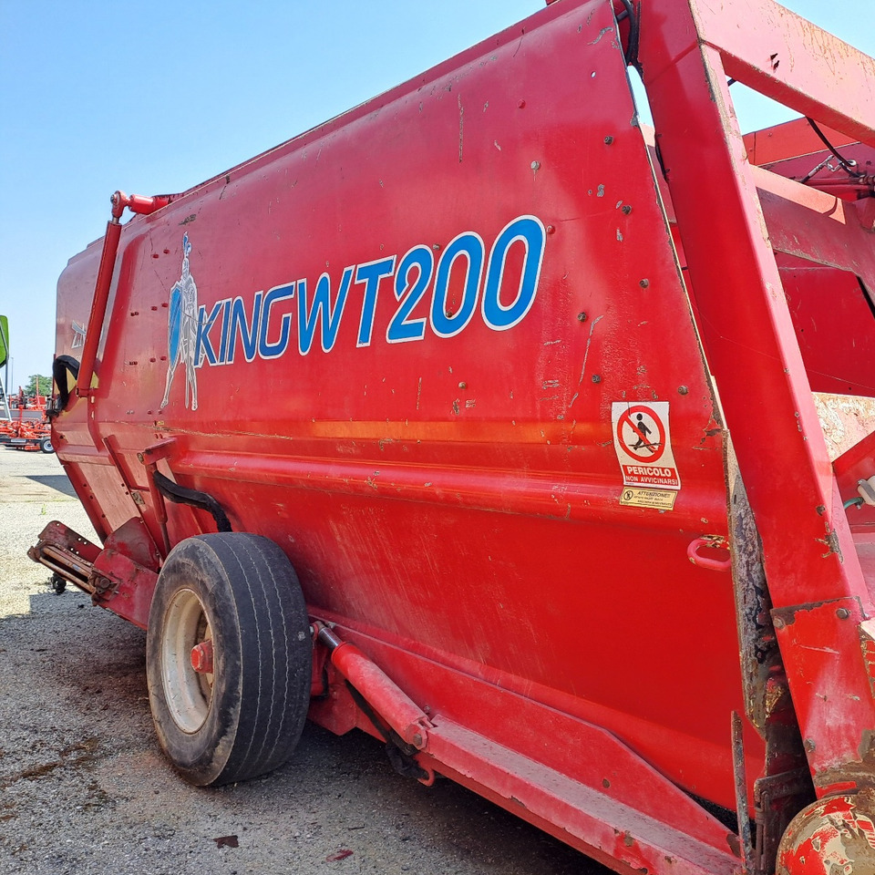 CARRO MISCELATORE TRAINATO ZAGO KING WT 200 - Prikolica za mešanje stočne hrane: slika 2 CARRO MISCELATORE TRAINATO ZAGO KING WT 200 - Prikolica za mešanje stočne hrane: slika 2