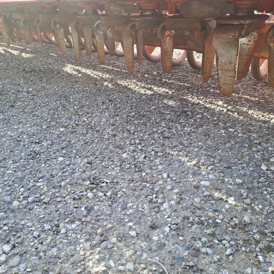 ERPICE ROTANTE PIEGHEVOLE MASCHIO AQUILA RAP 7000 - Traktorska freza: slika 4 ERPICE ROTANTE PIEGHEVOLE MASCHIO AQUILA RAP 7000 - Traktorska freza: slika 4