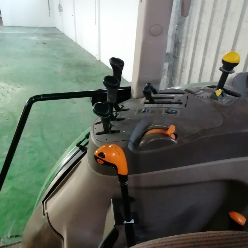 JOHN DEERE 5070 M - Traktor: slika 4 JOHN DEERE 5070 M - Traktor: slika 4