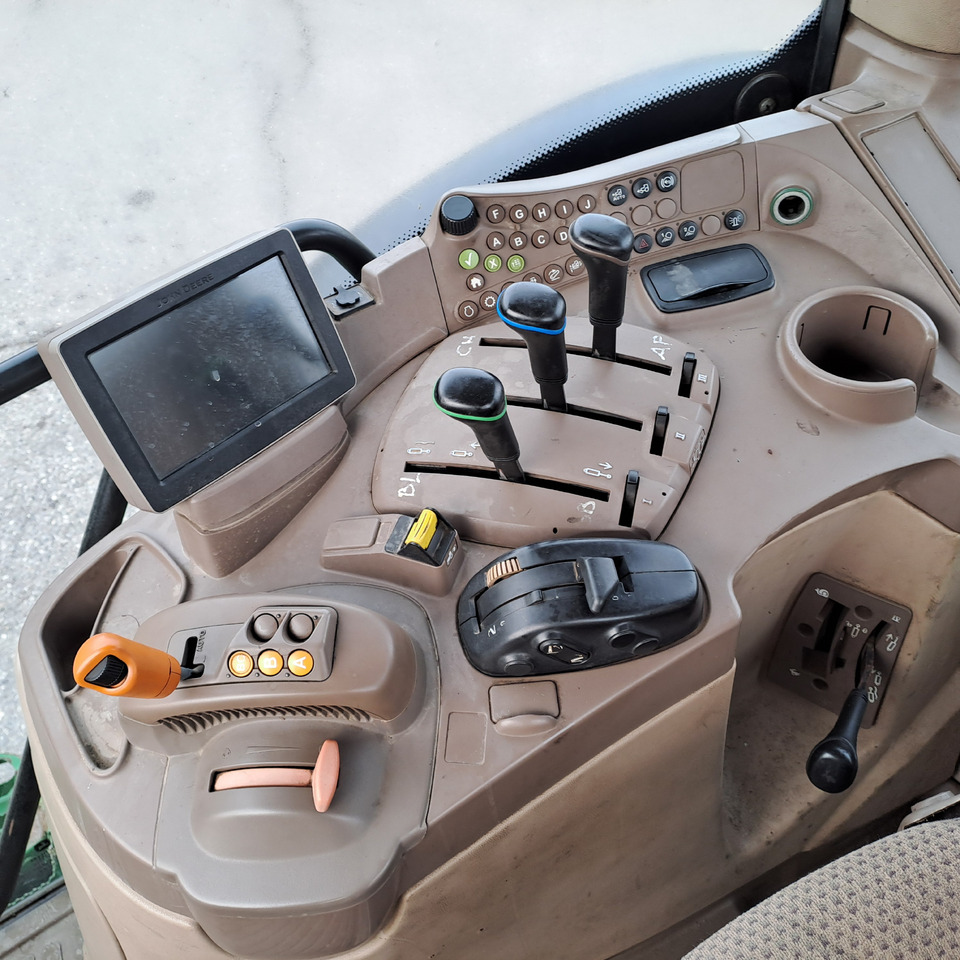 Traktor JOHN DEERE 6170R: slika 13 Traktor JOHN DEERE 6170R: slika 13