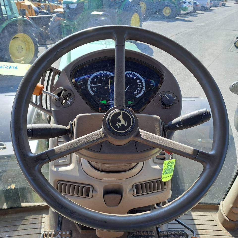 Traktor JOHN DEERE 6210R: slika 12